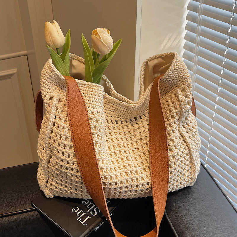 2025 Forest Style Artistic Lazy Hollow Weaving Tote Bag Large Capacity Versatile Vacation Style Single Shoulder Cross Shoulder Women's Bag