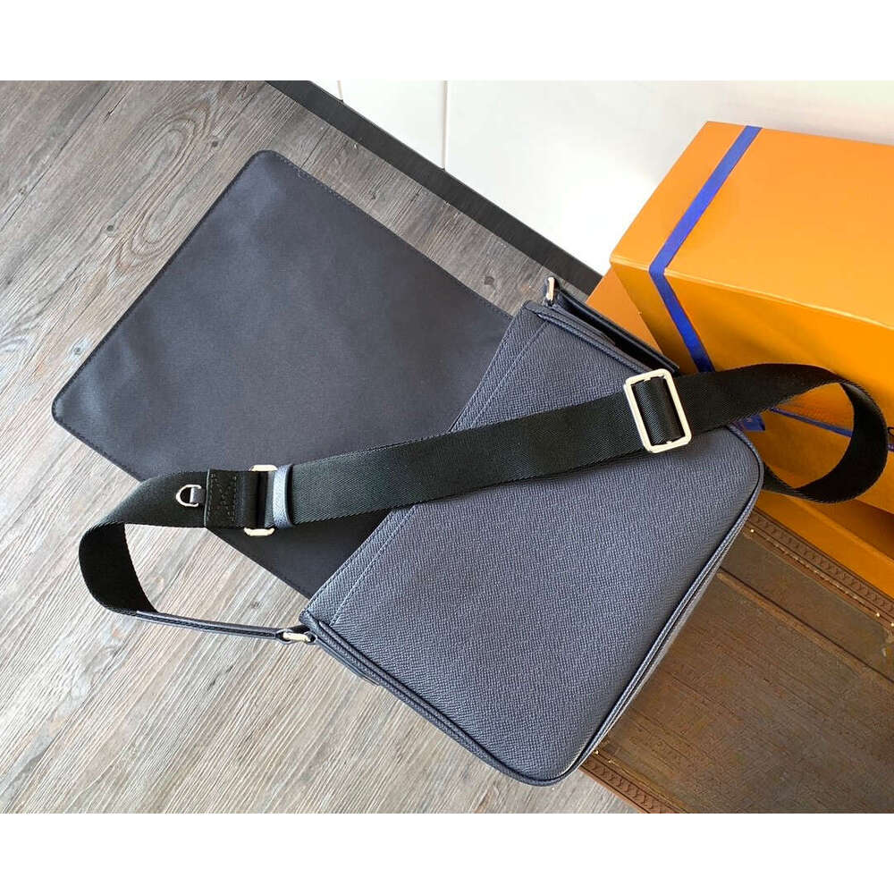 TOP Handbags Women Men Leather TRIO Messenger Bags Shoulder Make up Bag Designer Handbag Tote bag AAAAA