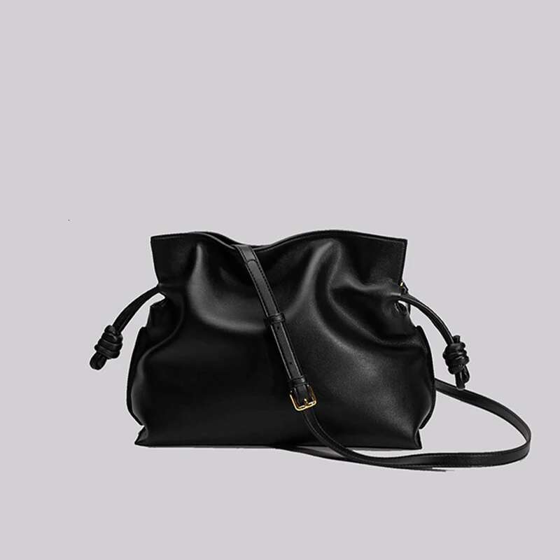 Fashion Clouds Genuine Leather Shoulder Ladies Retro Crossbody French Niche Hundreds Pleated Drawstring Lunch Box Bag
