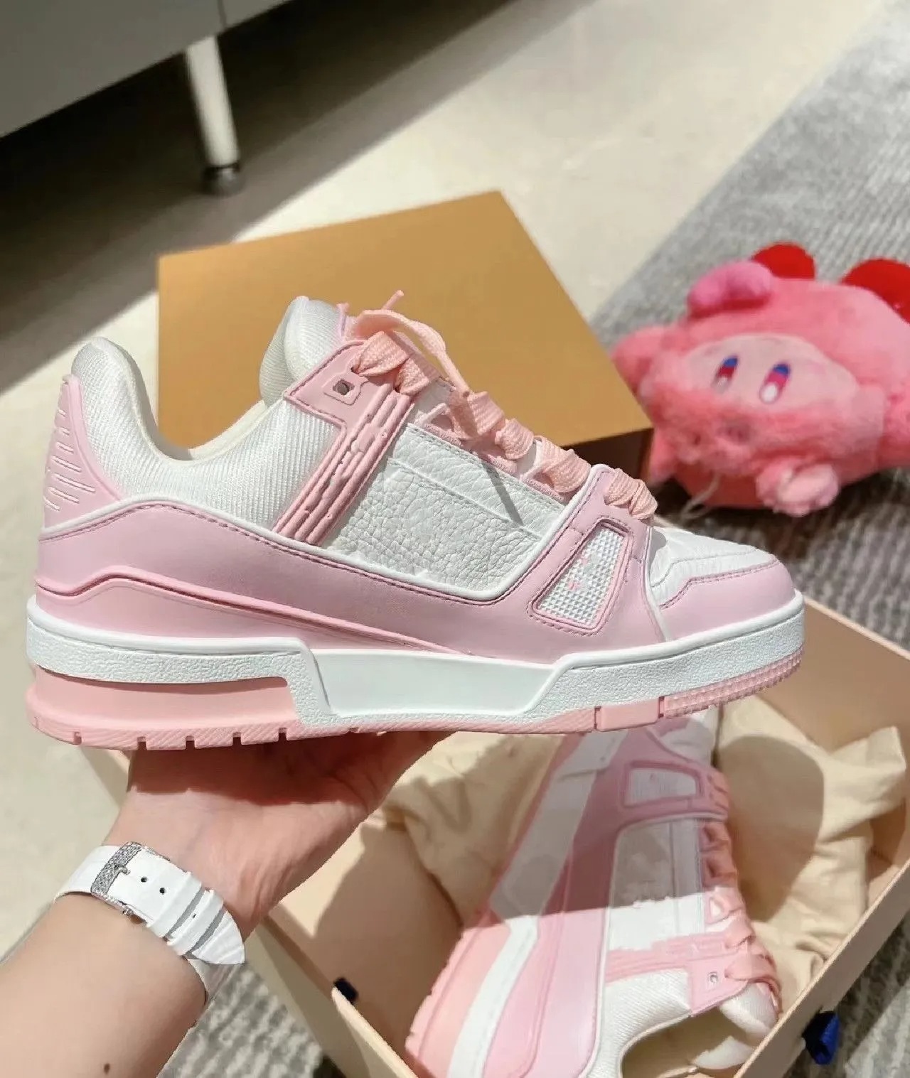 Designer shoes Embossed Sneaker white black sky blue abloh green denim pink red luxurys Virgil mens casual sneakers trainers