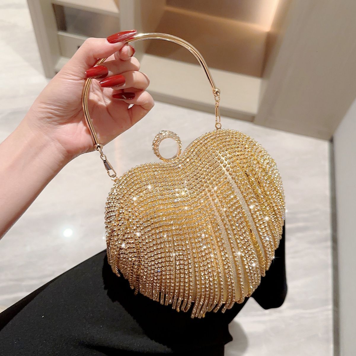 New Diamond Series Designer 2025 Free Shipping Heart Shaped Women's High Quality Diamond Banquet Handbag With Evening Dress Bag Celebrity Cheongs