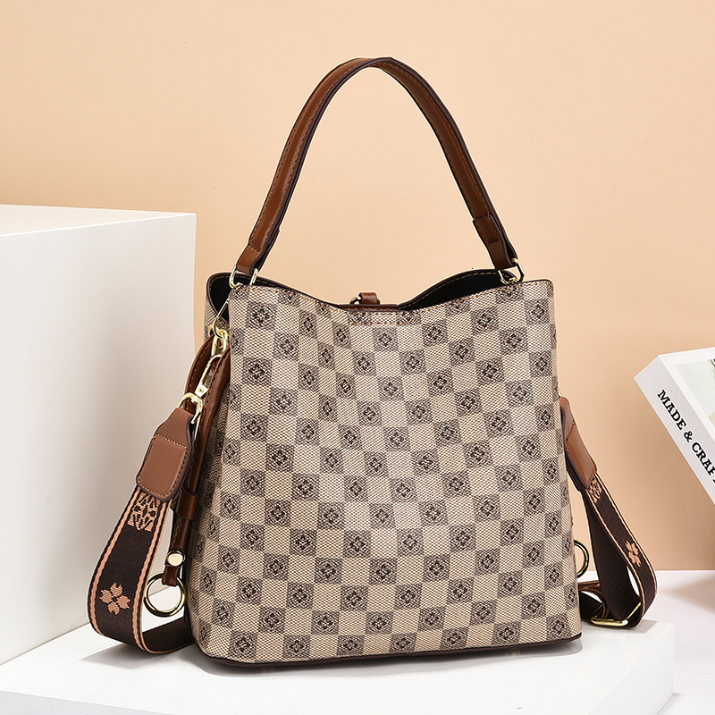 Luxury Brand High Quality New Style Free Delivery Designer Bag Wide Strap Bucket New Light Luxury Bag, Portable Single Shoulder For Women's High-