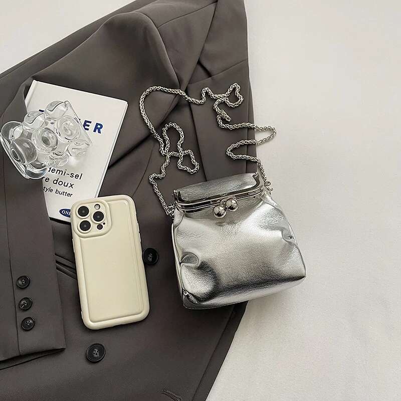 ddmy of 1 Piece Pure Color Chain Shoulder for Women, Versatile Crossbody Bag, Fashionable Clip-On Small Square Bag Women, ,