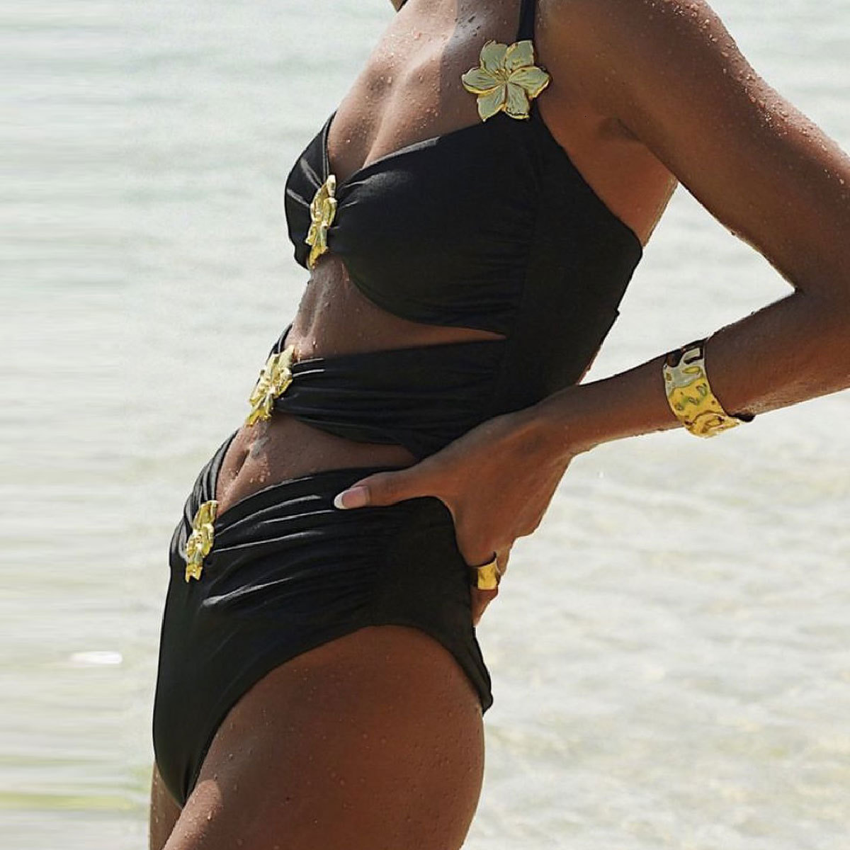 Solid color one-piece swimsuit for women 2025 short skirt two-piece set with hollowed out strapless swimsuit 250422