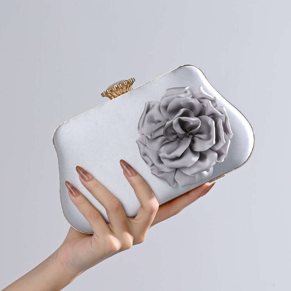 Dinner Bag Dinner Bag New Silk Flower Dinner With Temperament One Shoulder Diagonal Cross Niche Design Hand Held Dress Evening Bag KQ KQ