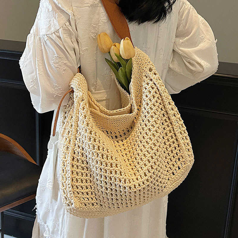 2025 Forest Style Artistic Lazy Hollow Weaving Tote Bag Large Capacity Versatile Vacation Style Single Shoulder Cross Shoulder Women's Bag