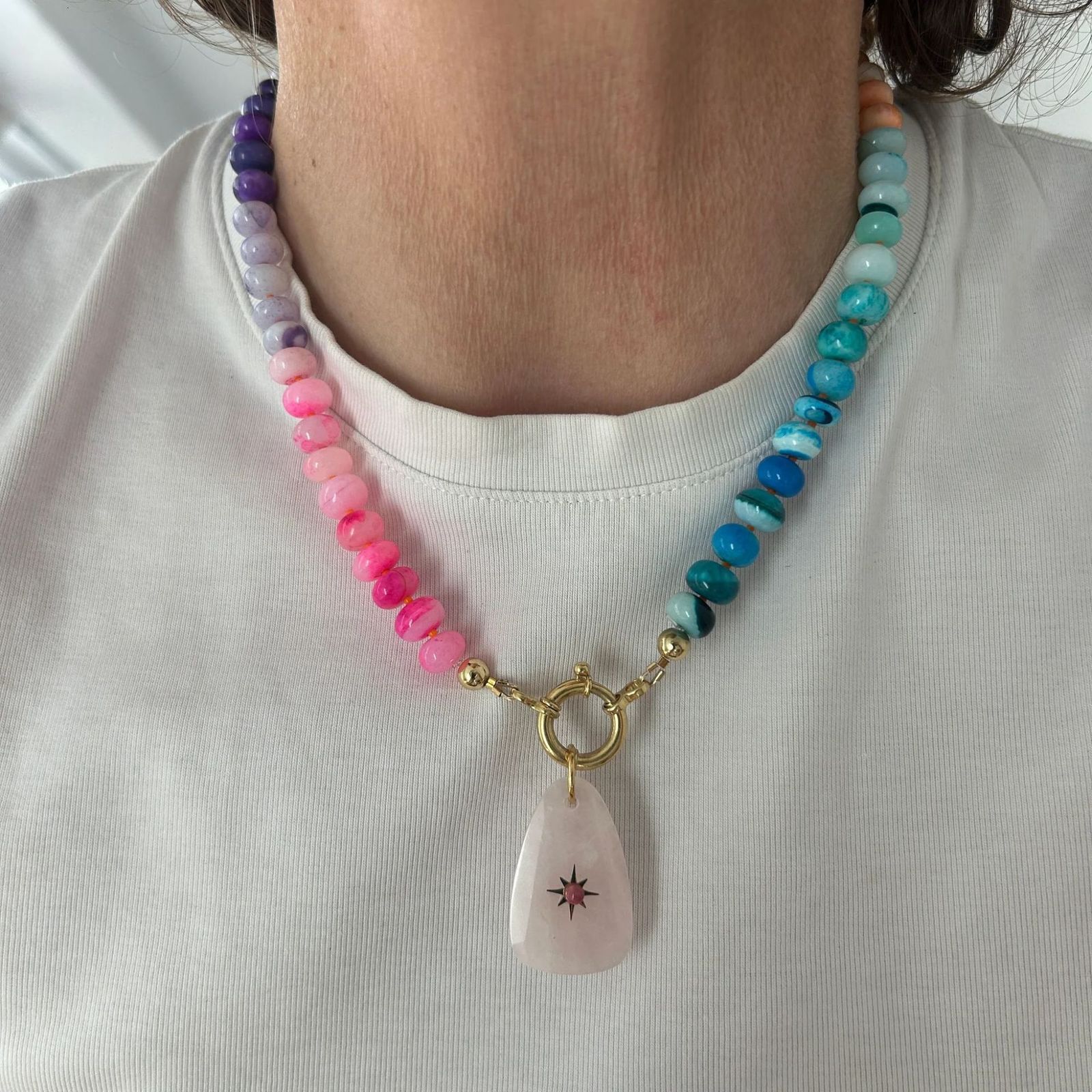 Fashion high-end jewelry natural stone beads opal rainbow stone eyes heart-shaped necklace womens jewelry womens necklace free delivery 241021