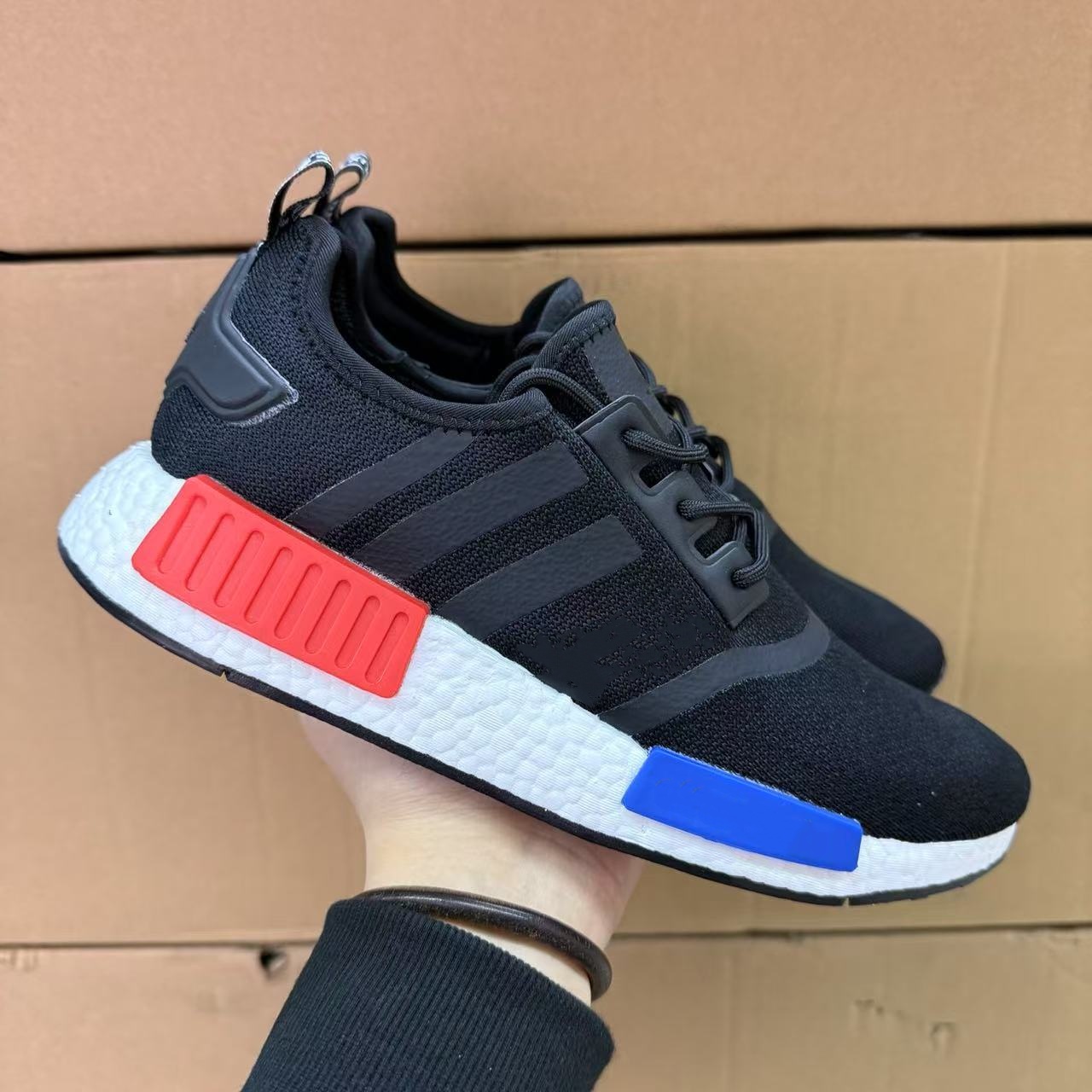 classics NMD R1 Primeknit OREO Runner Sports sneakers Triple black White nmds designer Running shoes Comfortable and breathable For Men Women