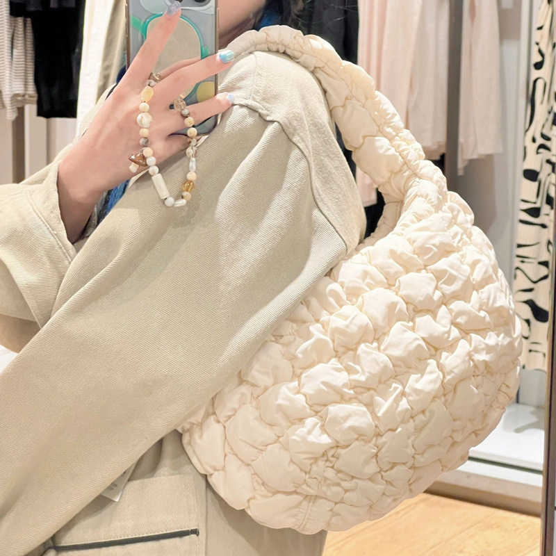 New Korean Fold Cloud Bag Versatile Fashion One Shoulder Handheld Dumpling Bag Large Capacity Down Cotton Underarm Women's Bag