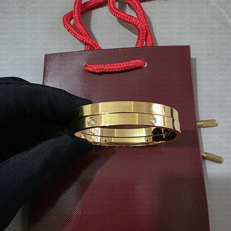 Classic Couple Bracelet Designer Bracelet Wedding 18K Gold Bracelet Women Men Bracelet High Quality Designer Jewelry