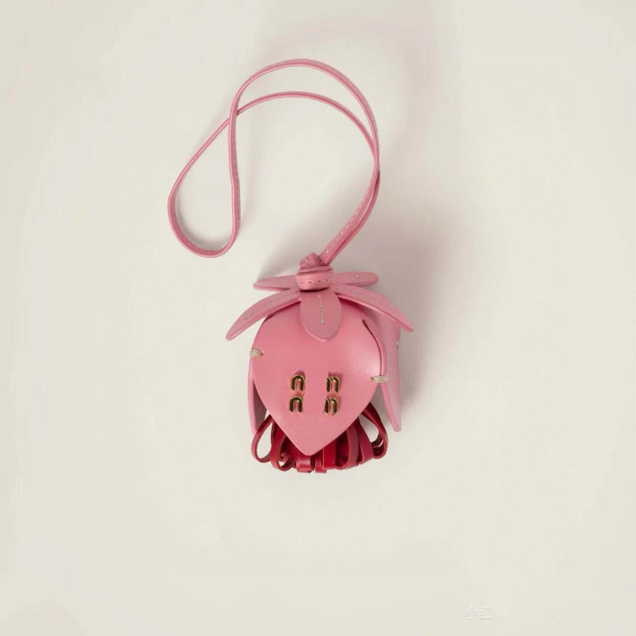 Designer keychain bag charm high quality Leather Classic Luxury Designer Keyring Cute bag charm for women or girl Christmas gift