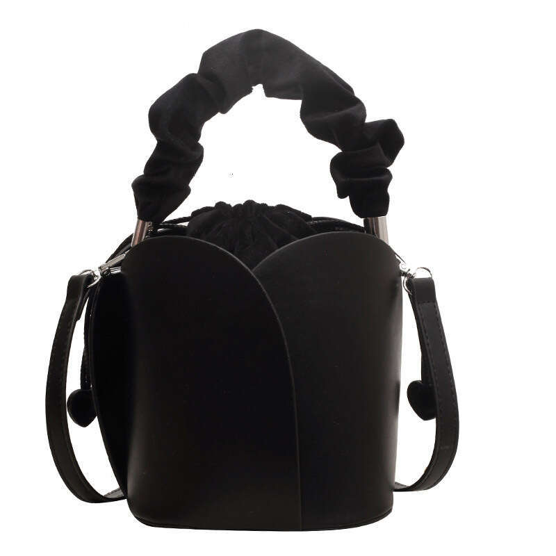 Dinner Bag Dinner Bag Flower Petal Women S New Red Wedding Niche Design Vegetable Basket Bucket Bag Fashionable One Shoulder Crossbody Bag KQ KQ