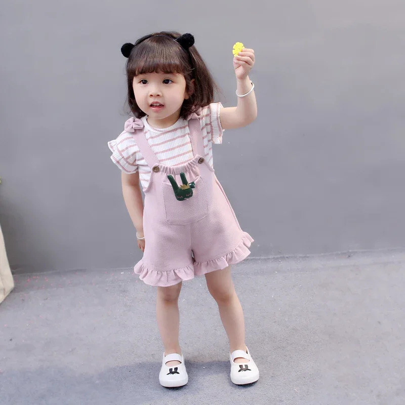 2pcs Cute Toddler Baby Girl T-shirtSuspender Shorts Outing Clothes Fashion Bay Sets Suits No Shoes No Bag 250508