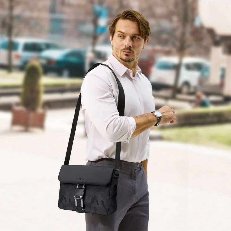 2025 New Style Men Crossbody Single Shoulder 12-Inch Laptop Water-Resistant Lightweight, Commuting And Casual Bag