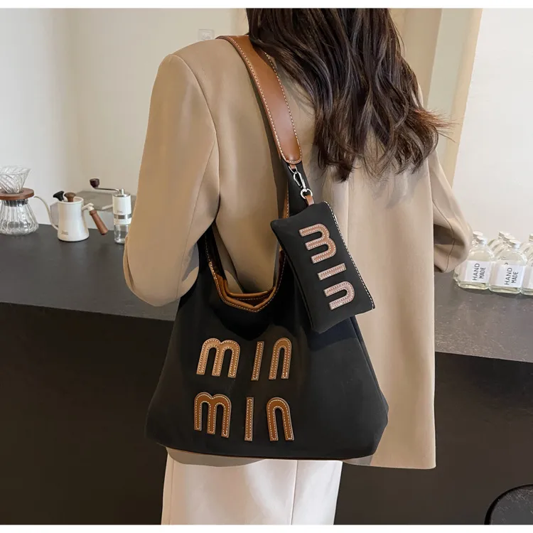 Free shipping 2025 designer shoulder tote bags for womans bag handbag Fashionable casual flap armpit bag women crossbody totes bag
