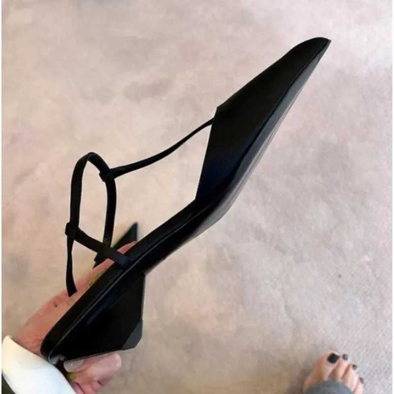 New Luxury Womens Shoes Closed Toe Womens Sandals Summer Hollow Buckle Solid Outdoor Casual Beach Flat Plus Size 43 SandalsXJ250508