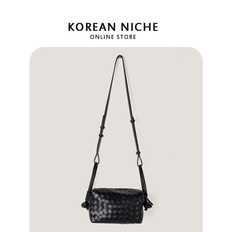 2025 new trend woven hand-held small square Korean version niche design versatile shoulder minimalist crossbody bag for women