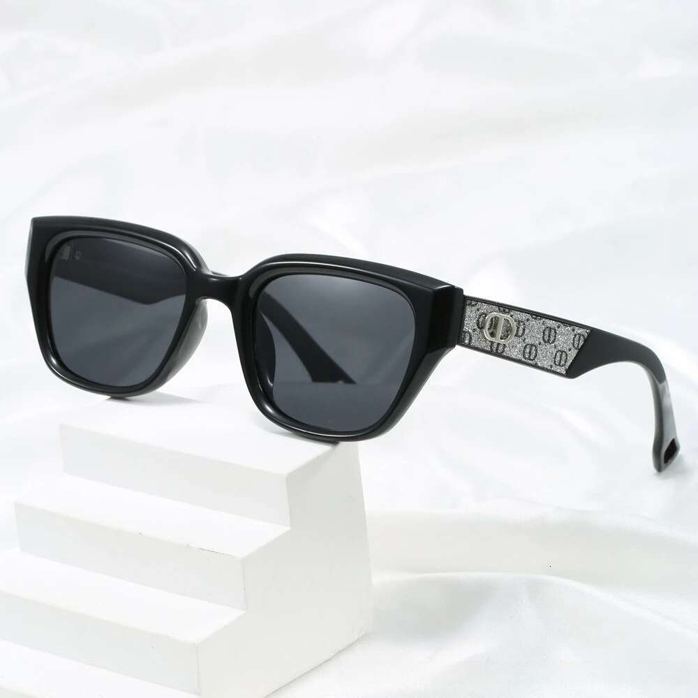 2025 Women's Retro Square Polarized Sunglasses Crystal Rhinestone UV400 Trendy Street Style Summer Fashion Accessories