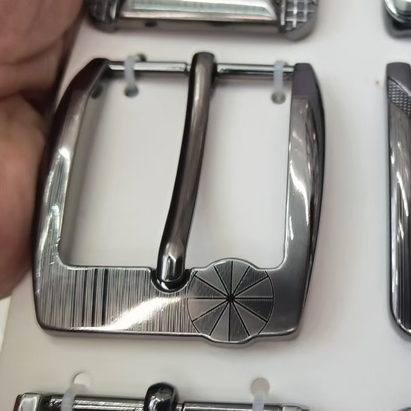 Factory direct supply iron belt eyelet men's belt buckle iron pin buckle solid buckle hardware accessories wholesale