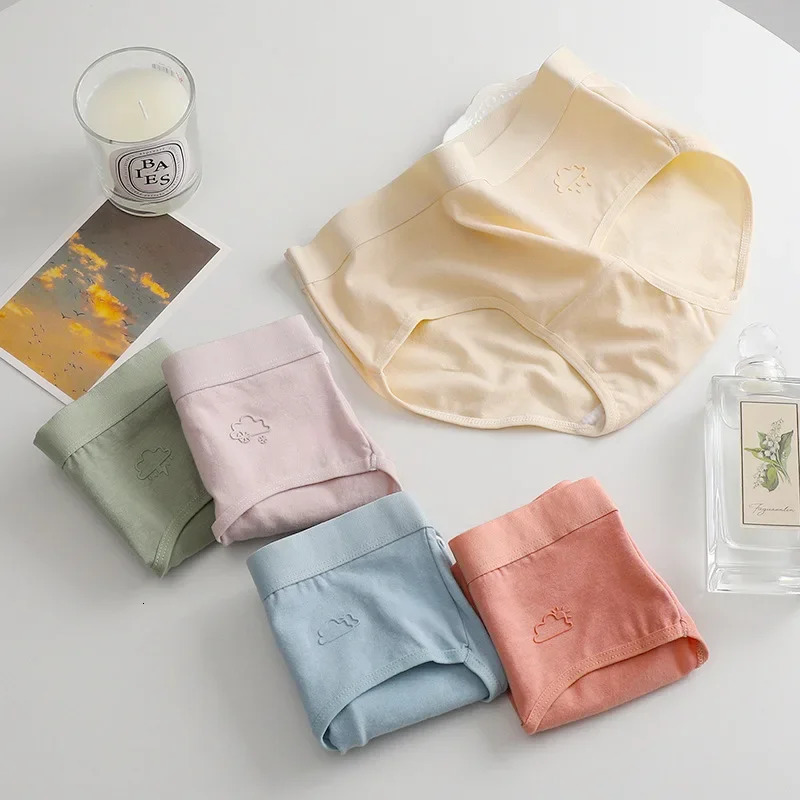 Childrens Underpants Daily Solid Pure Cotton Youngs Underwear Big Triangle Four Corner Student Shorts Maiden Girls 3 Pack 250508