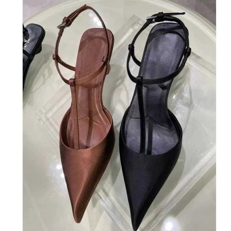 New Luxury Womens Shoes Closed Toe Womens Sandals Summer Hollow Buckle Solid Outdoor Casual Beach Flat Plus Size 43 SandalsXJ250508