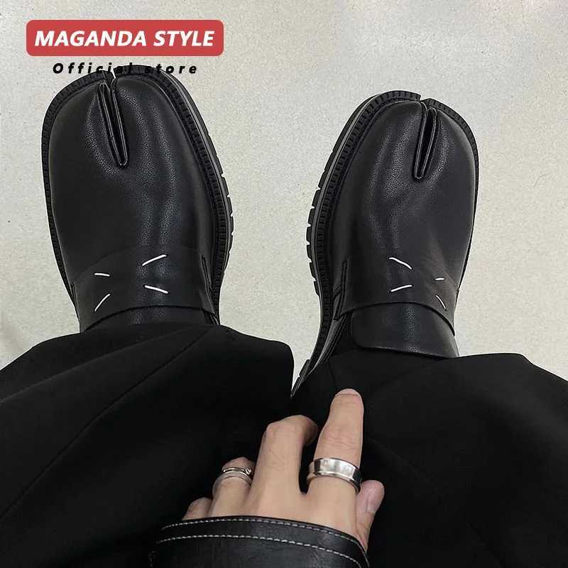 Beautiful Tabi Shoes Loafer for Men and Women Split Toe Thick Sole Casual Leather Shoes Z250508