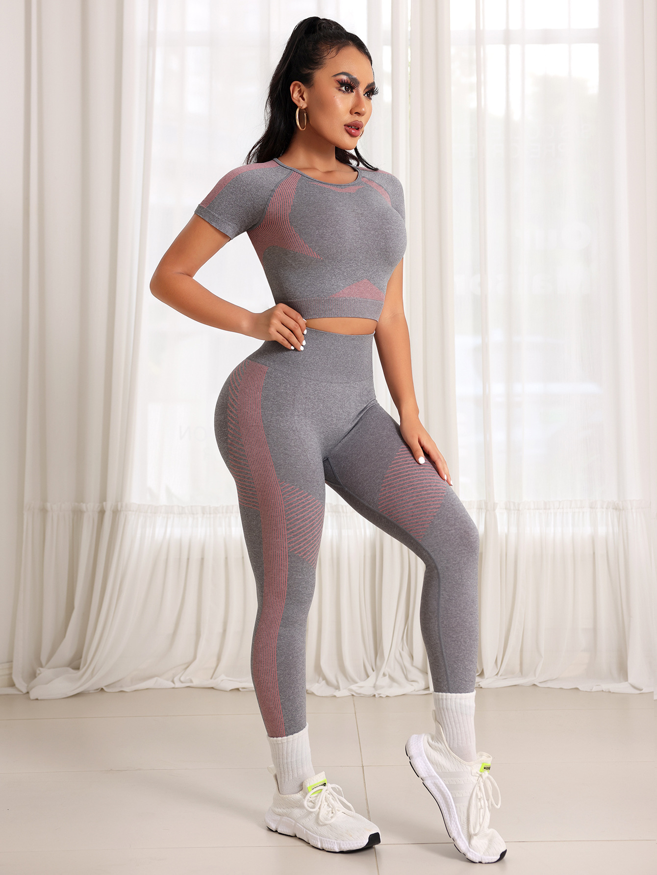 Spring and summer slimming set, short sleeved pants, women's fitness tight fitting sports running yoga set