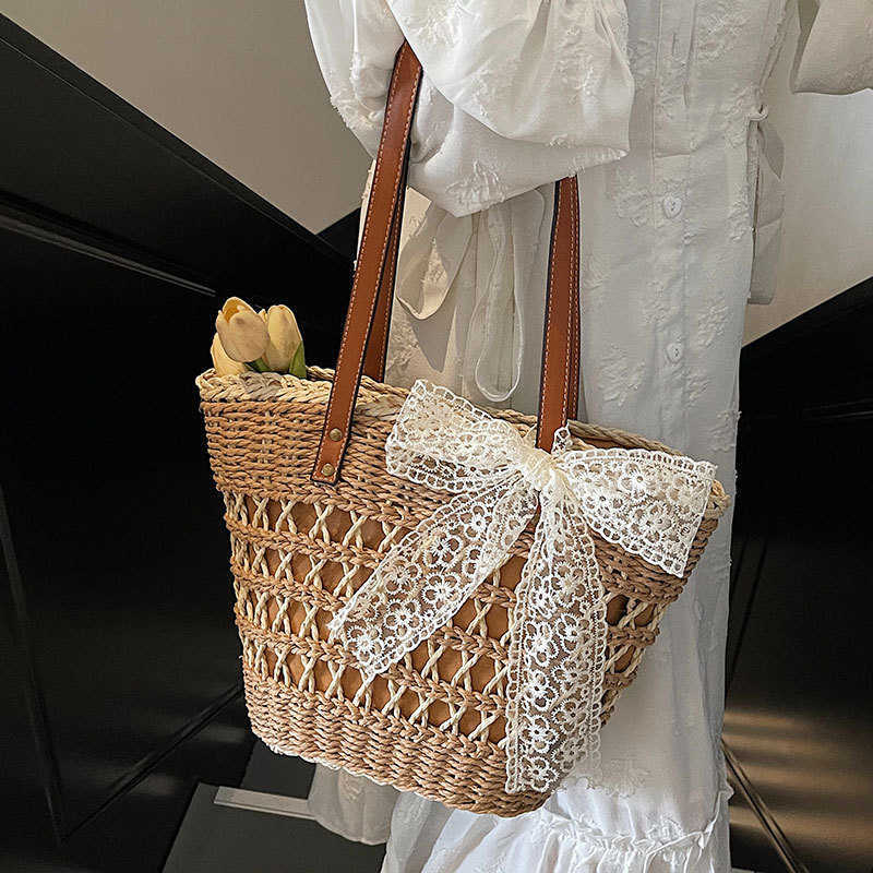 2025 Spring/Summer Forest Sweet Wind Hollow Grass woven Vegetable Basket Bag, Large Capacity Leisure Vacation Style Single Shoulder Women's Bag