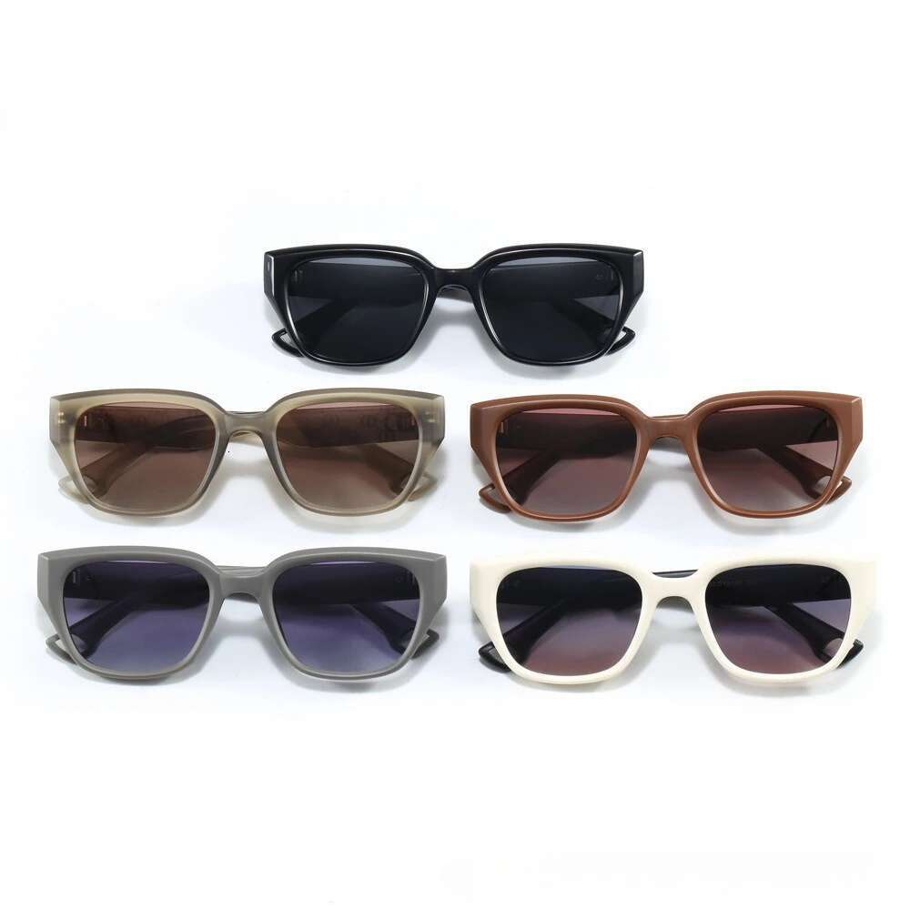 2025 Women's Retro Square Polarized Sunglasses Crystal Rhinestone UV400 Trendy Street Style Summer Fashion Accessories