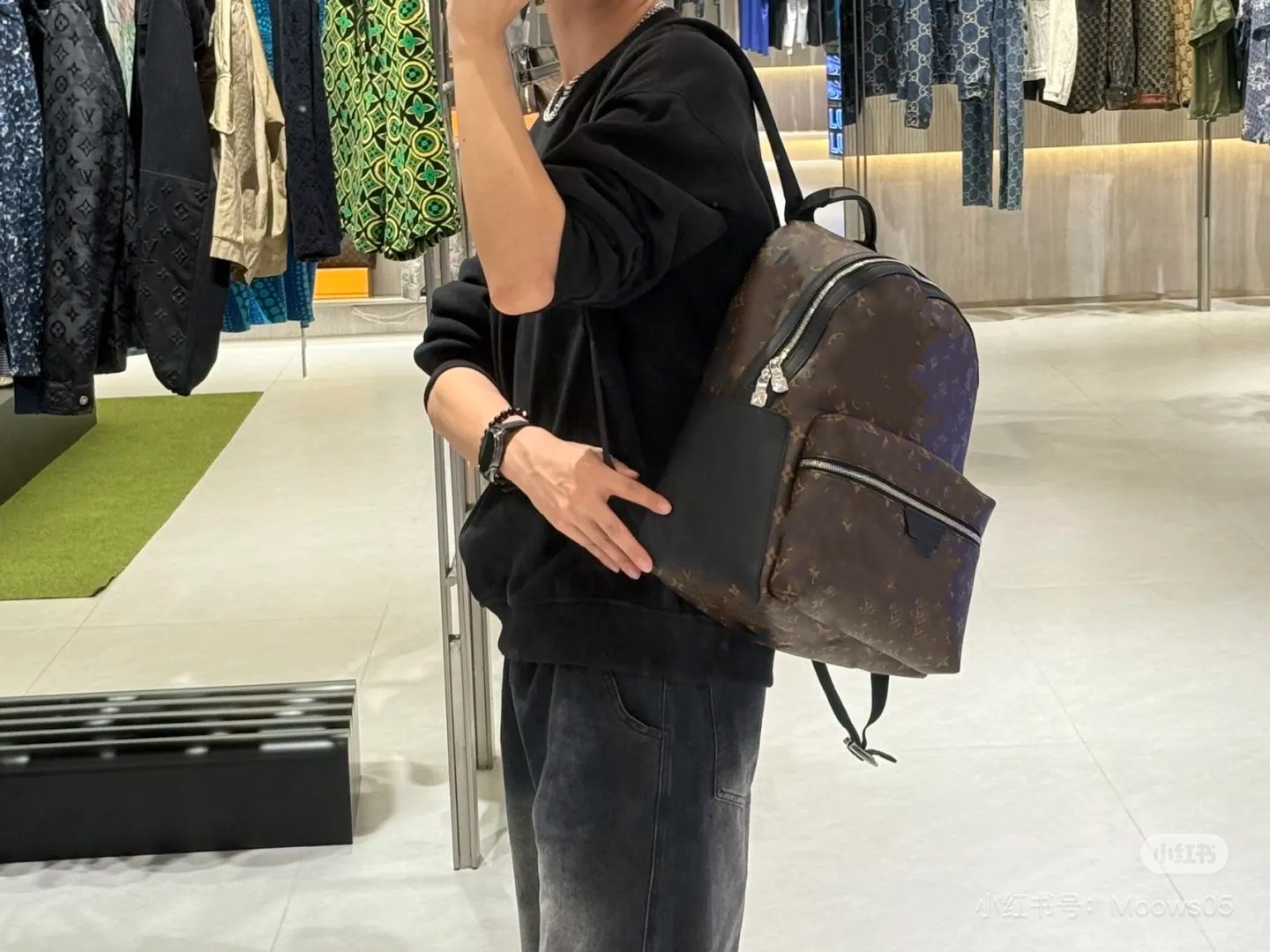 Luxury Womens Big Backpacks Men Designer FLAP Backpack Cowhide Genuine Leather Classic Designers BookBag Plain Back Pack Two Straps Bags