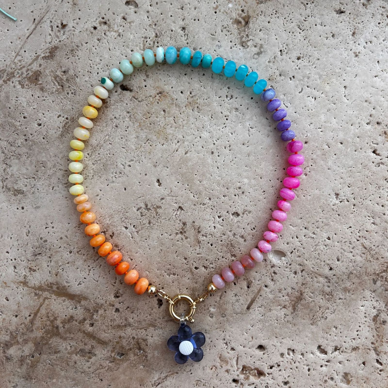 Fashion high-end jewelry natural stone beads opal rainbow stone eyes heart-shaped necklace womens jewelry womens necklace free delivery 241021