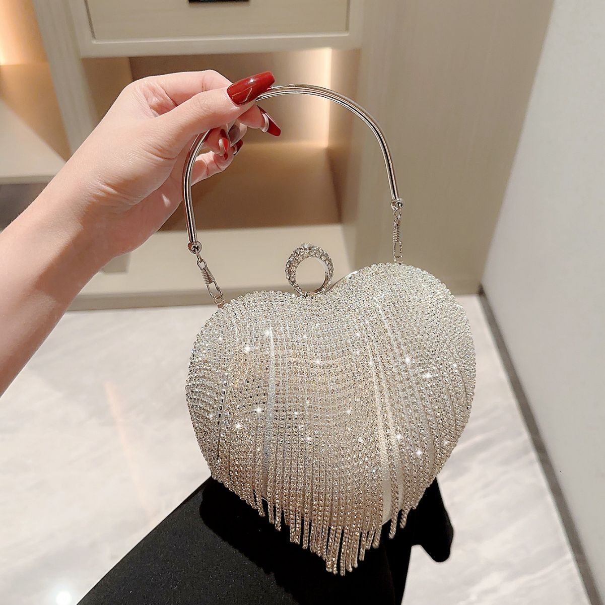 New Diamond Series Designer 2025 Free Shipping Heart Shaped Women's High Quality Diamond Banquet Handbag With Evening Dress Bag Celebrity Cheongs