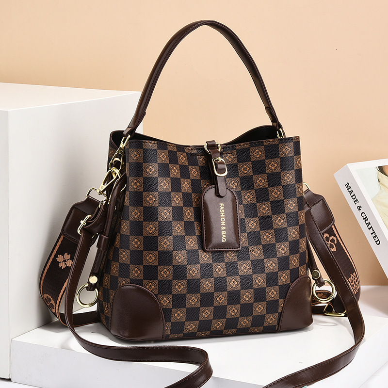 Luxury Brand High Quality New Style Free Delivery Designer Bag Wide Strap Bucket New Light Luxury Bag, Portable Single Shoulder For Women's High-