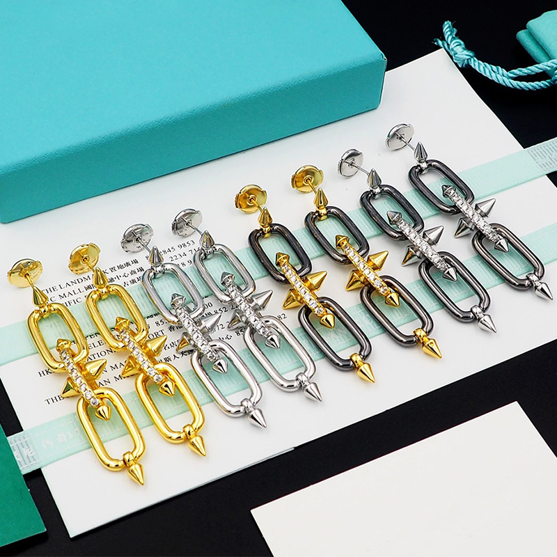 2025 Brand New Designer Earrings Fashion Personality Rivet T Earrings for Women Luxury 18K Gold Crystal Earrings Jewelry
