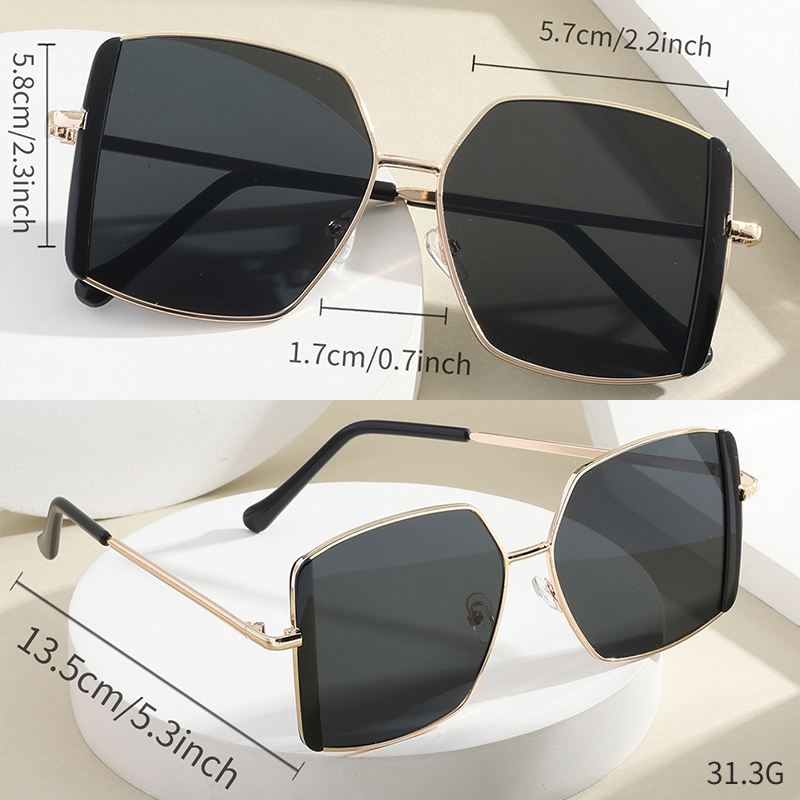 Trendsetting Quad Pack of Contemporary Designer Shades Fashionable Eye Defense