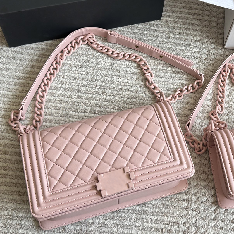 Boy fFashion Womens Shoulder Bag Genuine Leather Checkered Pattern Colored Hardware Metal Square Matelasse Chain Handbag Crossbody Bags Makeup Bags 20/25cm