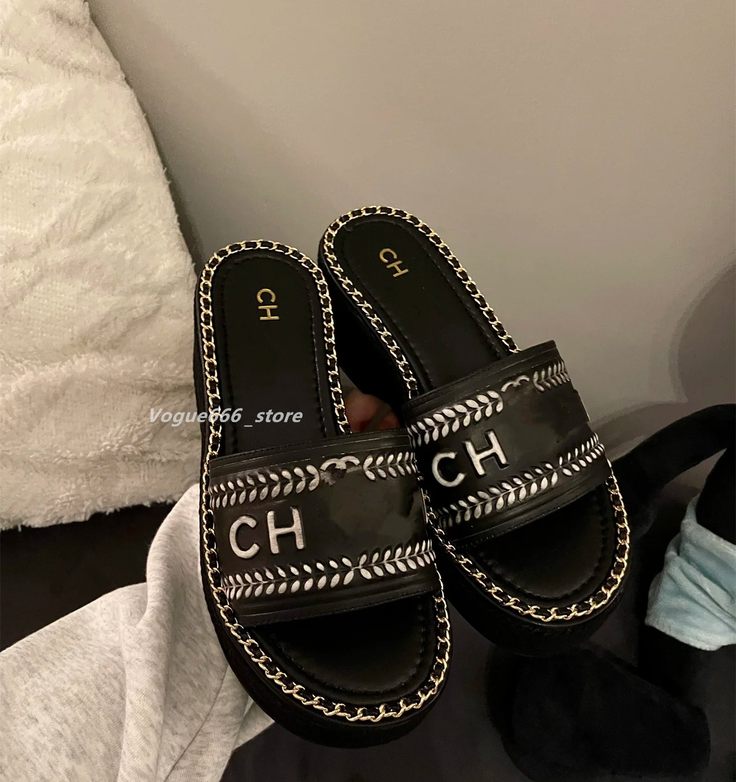 Luxury designer Sandals chan Slippers Women 2025 Summer Slope Heel Thick Bottom Platform One Word Woven Slide Letters Casual Beach Wedge Heel Slippers Women ch