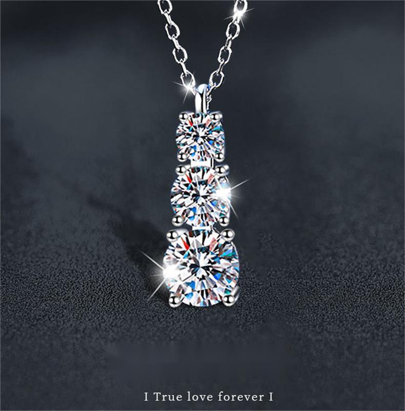 Sophisticated Ladies' Moissanite-Inlaid Collar Chain Accessory Made of High-Quality 925 Sterling