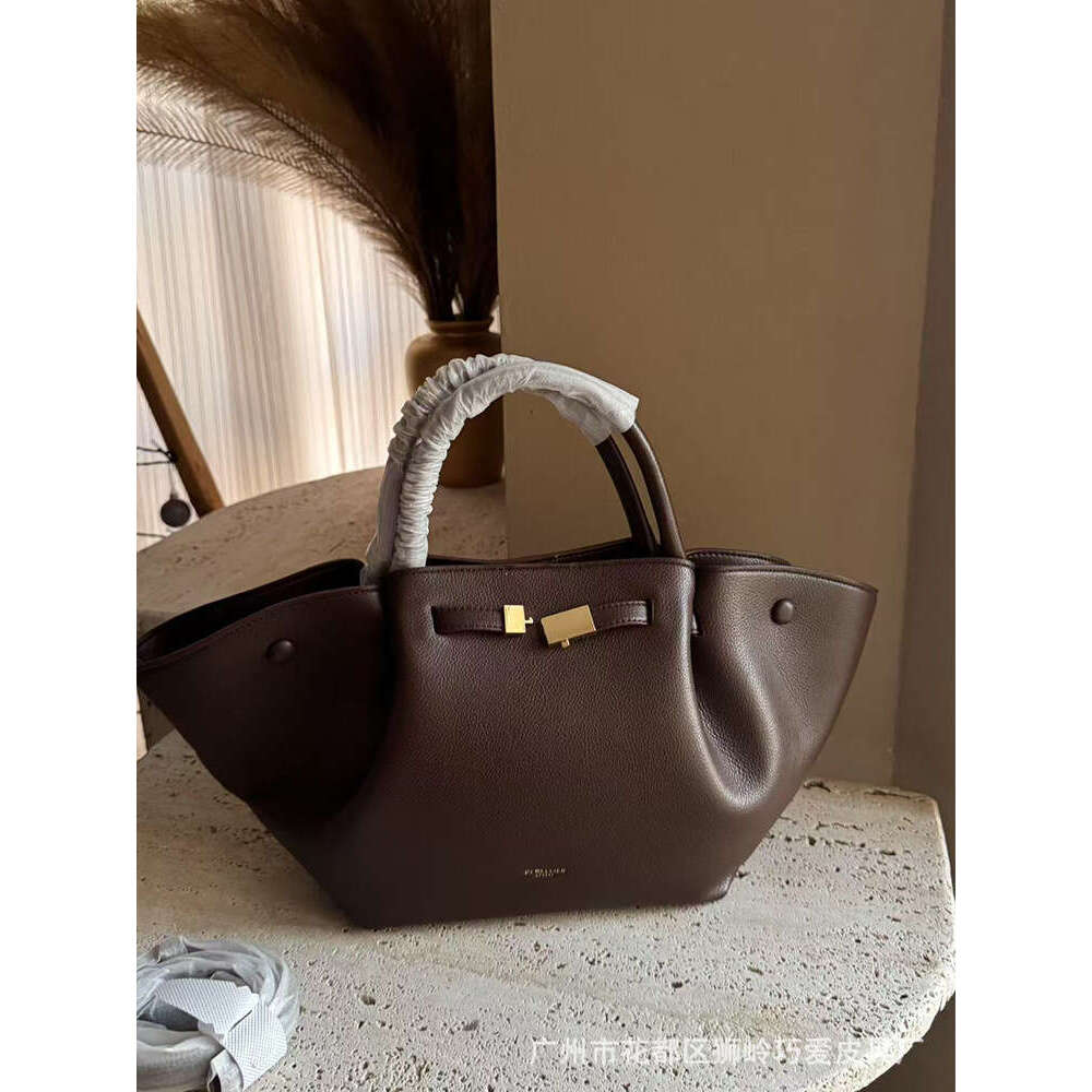 UK niche DeMelli large capacity handbag versatile fashion wing New York genuine leather women s bag