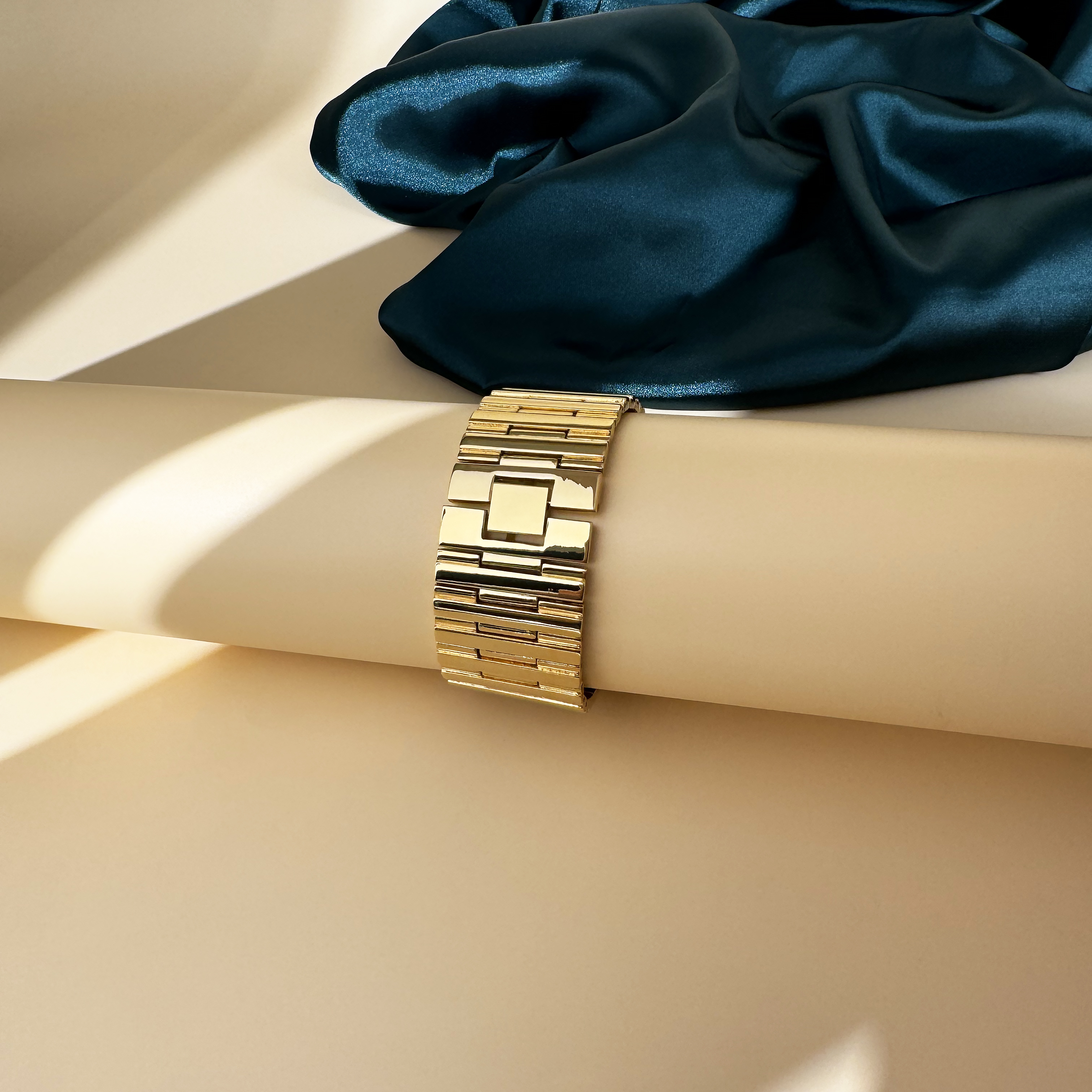 Dayand Night Brand Elegant Womens Dress Watches with Shimmering Stone Accents Ideal For Special Occasions