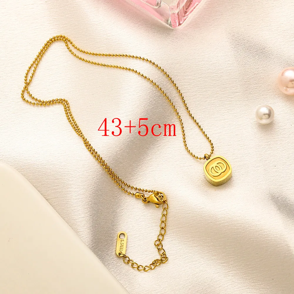 20style Necklaces Designer Women Stainless Steel Rhinestone Crystal Pearl Necklace Jewelry Necklace Exquisite Luxury Jewelry Accessories Lovers Gift