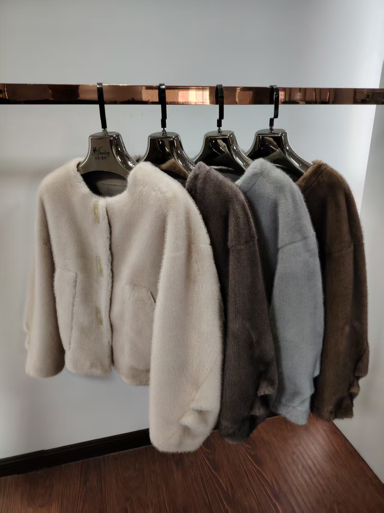 Trendy Designer-Inspired Short Ladies' Overcoat Made of Soft Imitation Mink