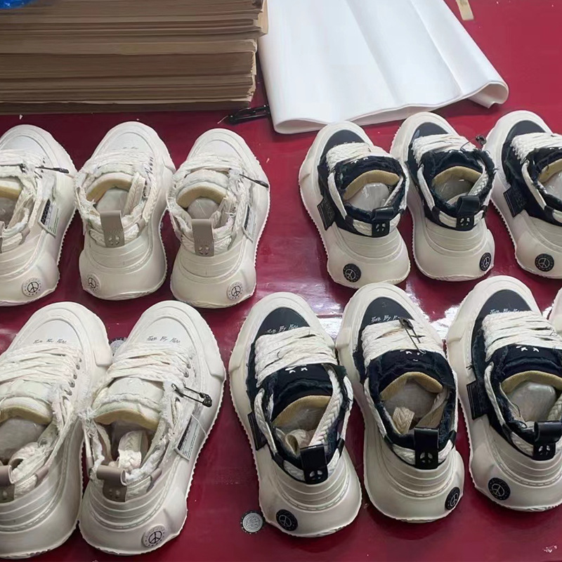 2025 new Couples' trendy versatile men women's comfortable and casual thick soled raised canvas sports shoes