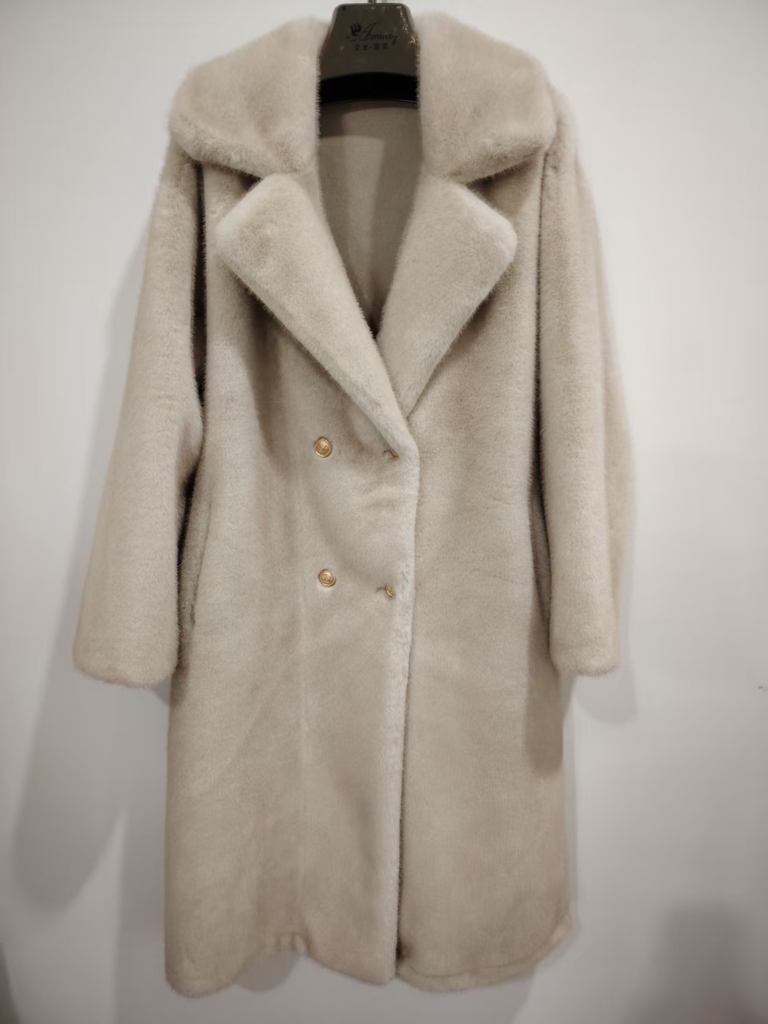 Trendy Ladies' Long Jacket with Soft Synthetic Pelt Fabric for Cold Weather Protection