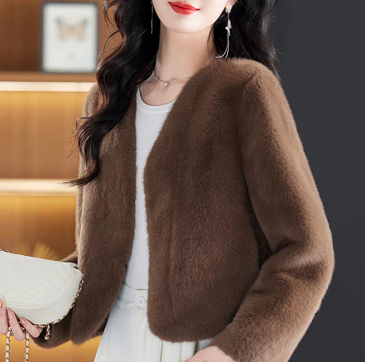 Elegant Women's Faux Fur Coat with Long Sleeves for Autumn/Winter - Warm V-neck Design