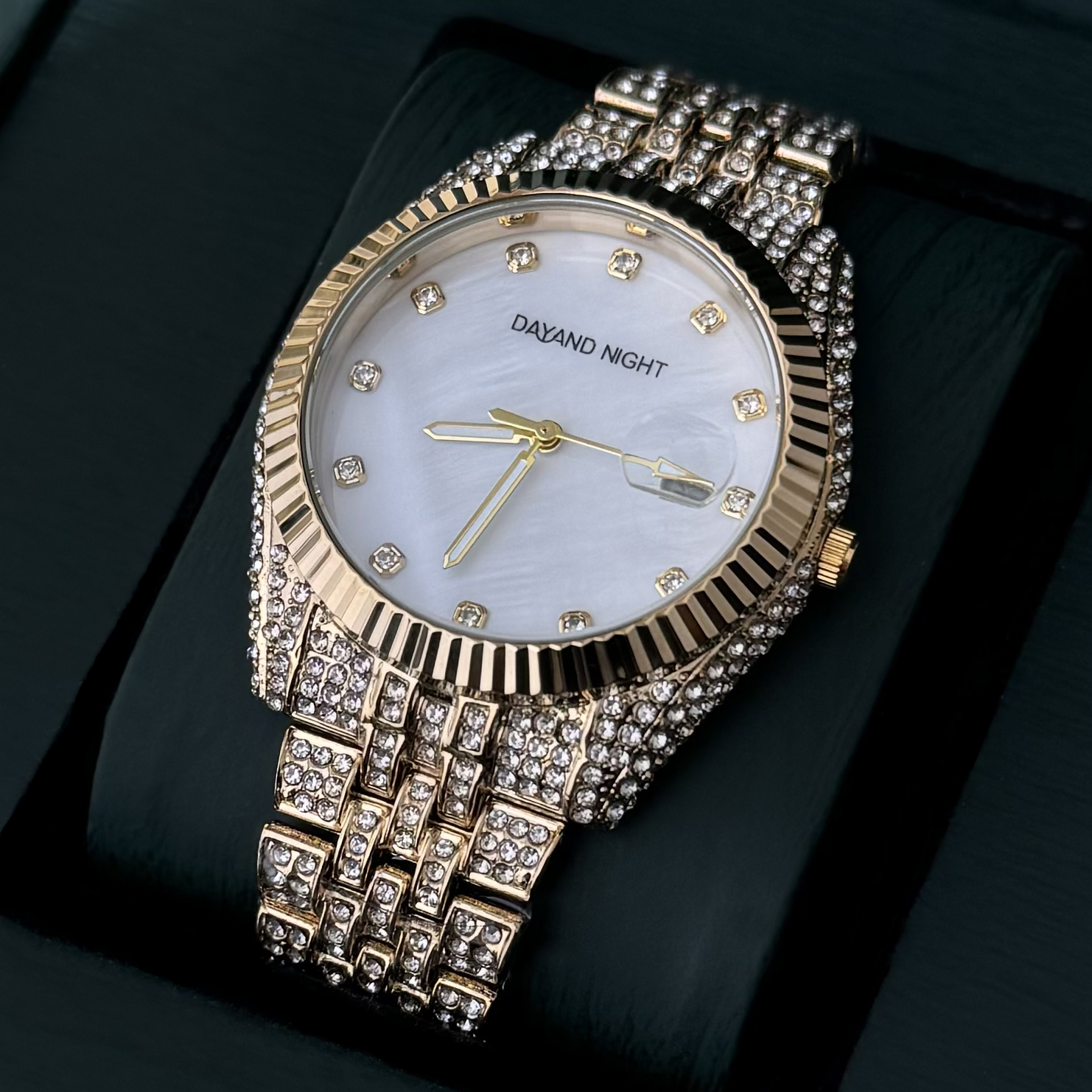 Luxury Diamond Couple's Watch | Quartz Wristwatch for Men & Women | Fashionable Dress Watch with Elegance| Perfect For Daily Wear, Evening Partie