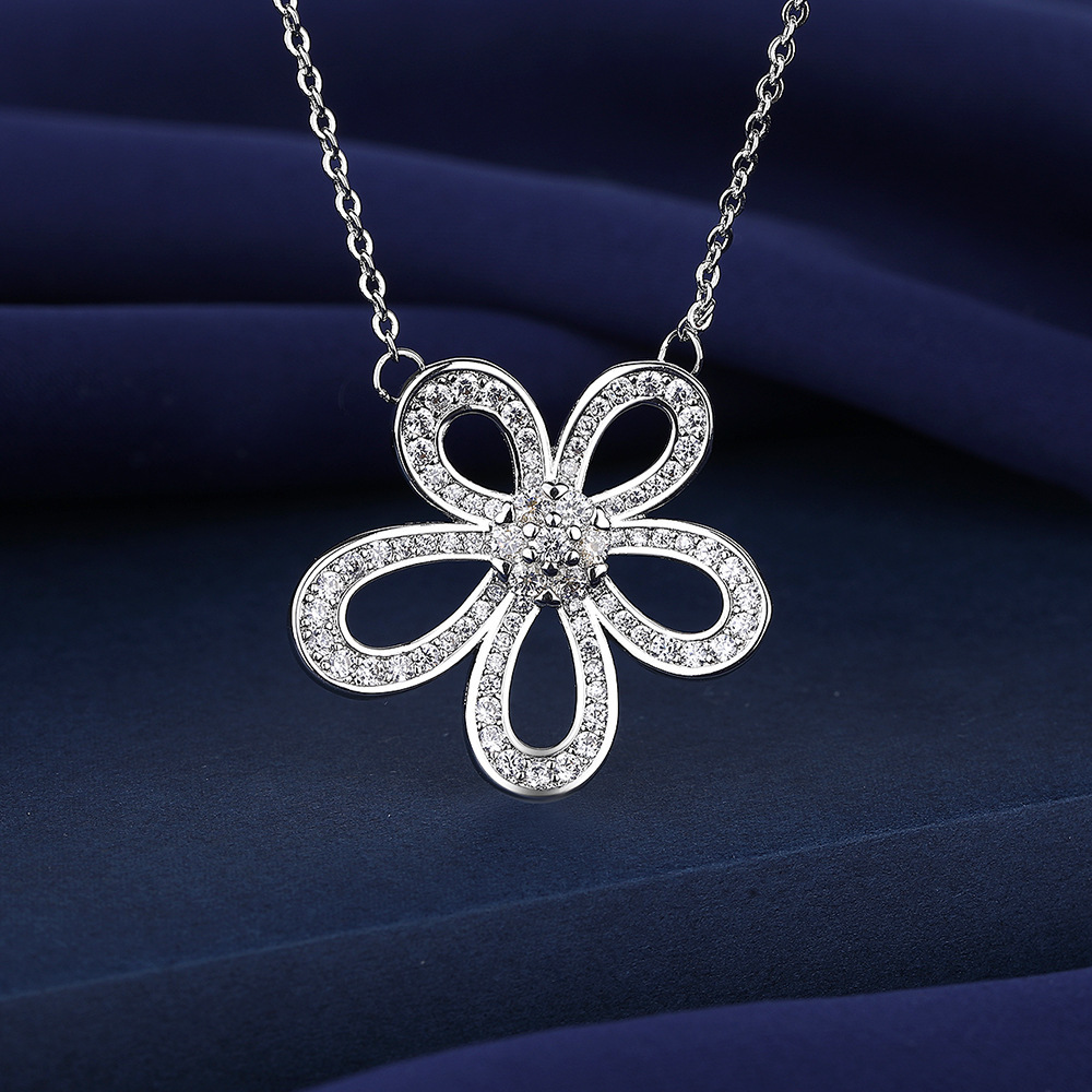 925 silver new five petal flower three piece set with luxurious diamond studded rings, necklaces, earrings, fashionable temperament for women