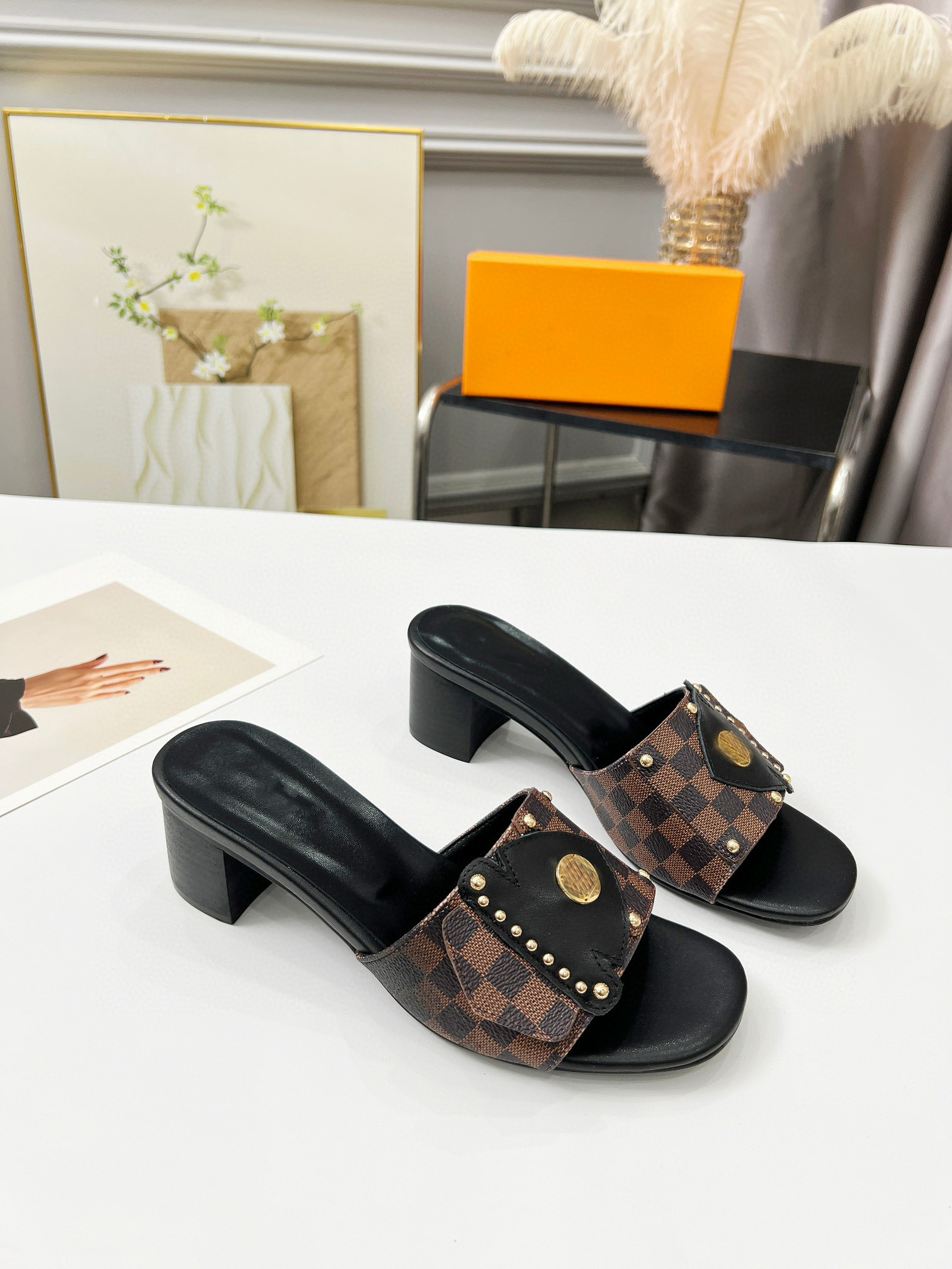 designer Shoes Frame Flat Mule sandal summer Women fashion Flat slippers luxury leather high-quality leisure Daily Outfit Kitten Heel sandal Size 35-42