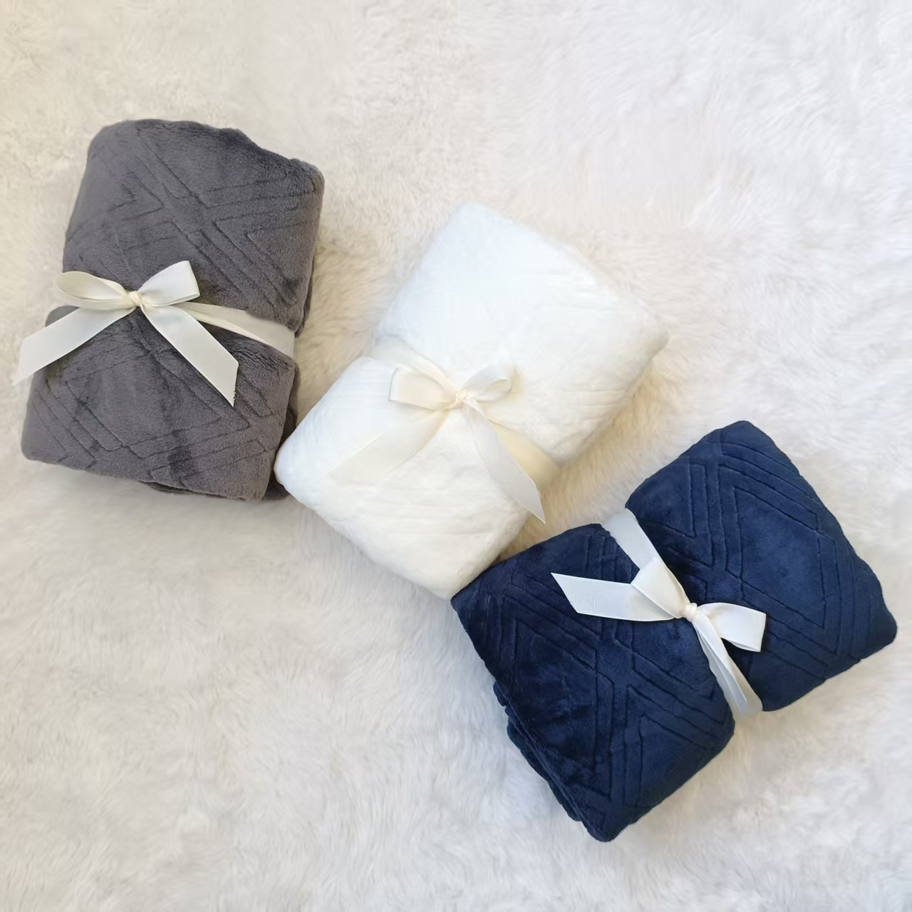 Embossed Plush Cotton Velvet Throw Rug for Cats/Dogs Stylish & Comfortable