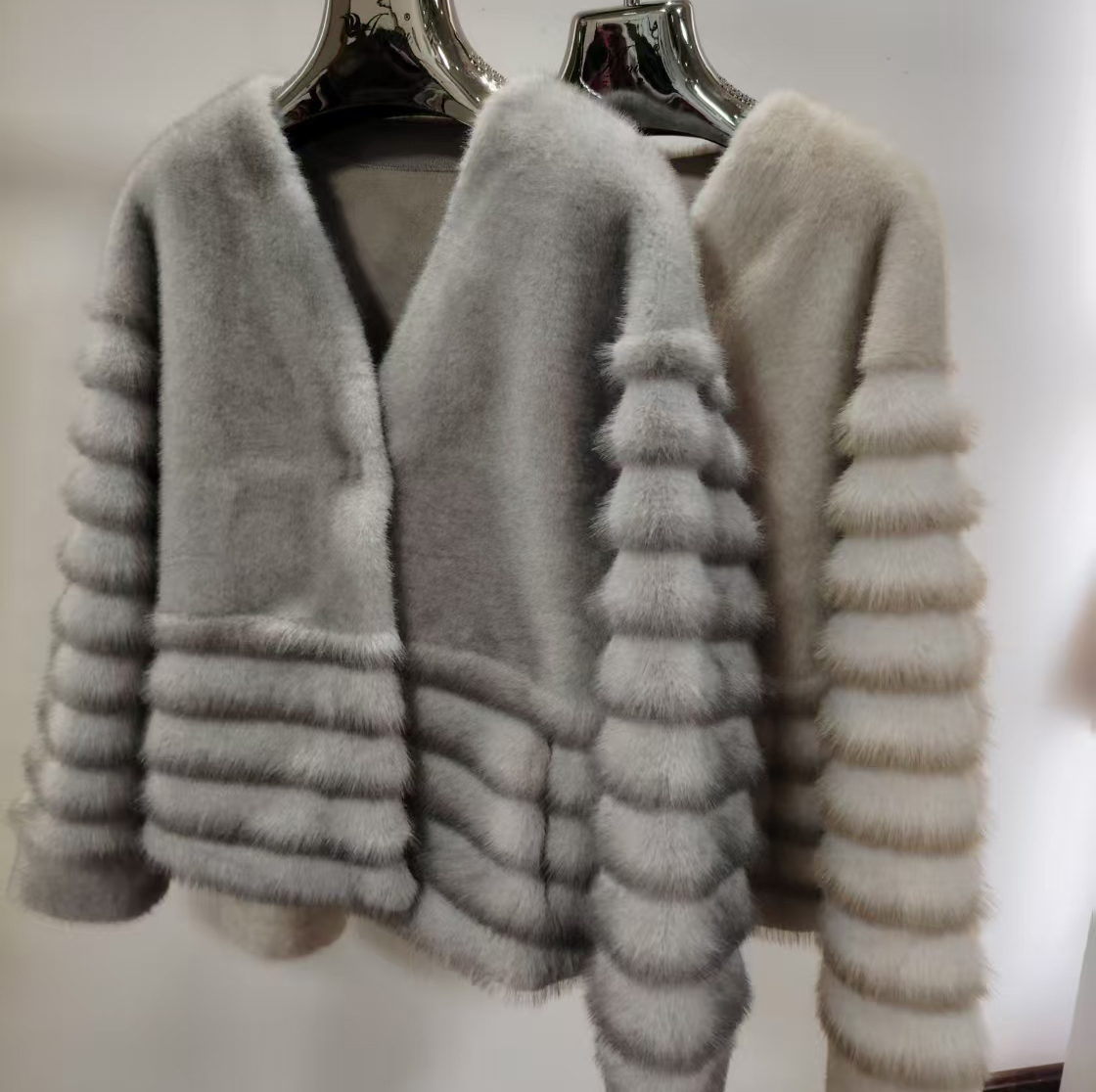 Elegant Womens Textured Faux Mink Outerwear Jacket - Perfect for Fall & Winter Chills